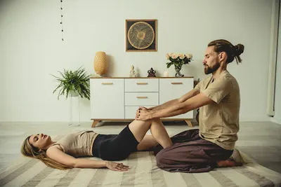 Makia - Centrum Terapii Naturalnych. Masaż pleców, tajski, relaksacyjny, kobido, lomi lomi, dietetyka.